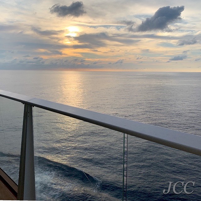 #クアンタムオブザシーズ #夕陽#ロイヤルカリビアン #クルーズ#船旅 #アジアクルーズ #quantumoftheseas #royalcaribbean #sunset #cruiselife #cruisetime #i2w #instacruise #cruiseaddict #asiacruise #travel #?