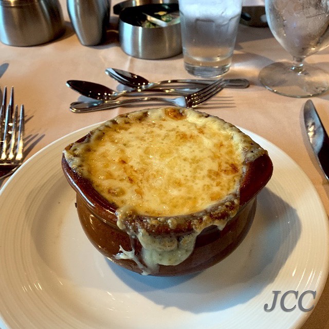 #クアンタムオブザシーズ #ロイヤルカリビアン #オニオングラタンスープ #クルーズ #旅行 #quantumoftheseas #oniongratinsoup #royalcaribbean #cruiselife #instafood #cruiseaddict #i2w #instacruise #travel #cruisefever #cruise #?